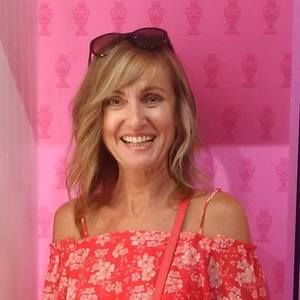 Meet your Posher, Luciana